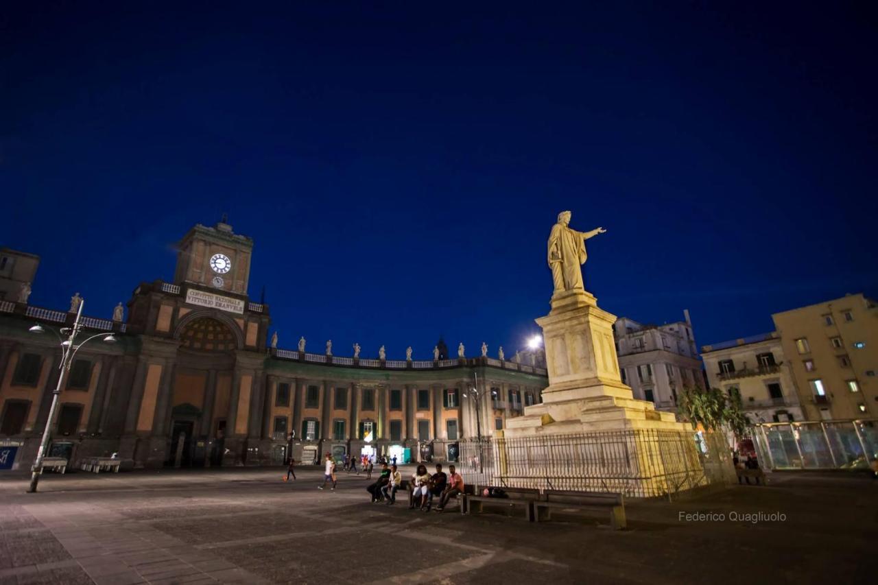 Casetta Soriano - Piazza Dante Naples Luaran gambar